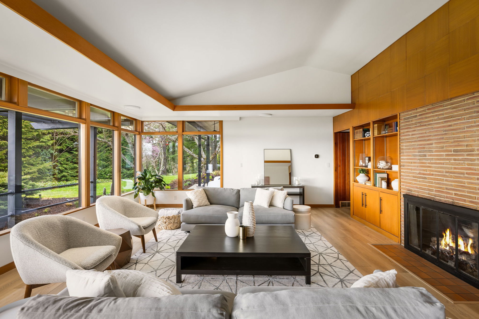 Property Watch: An Architect-Designed Midcentury in the Forest Park Neighborhood Property Watch: An Architect-Designed Midcentury in the Forest Park Neighborhood