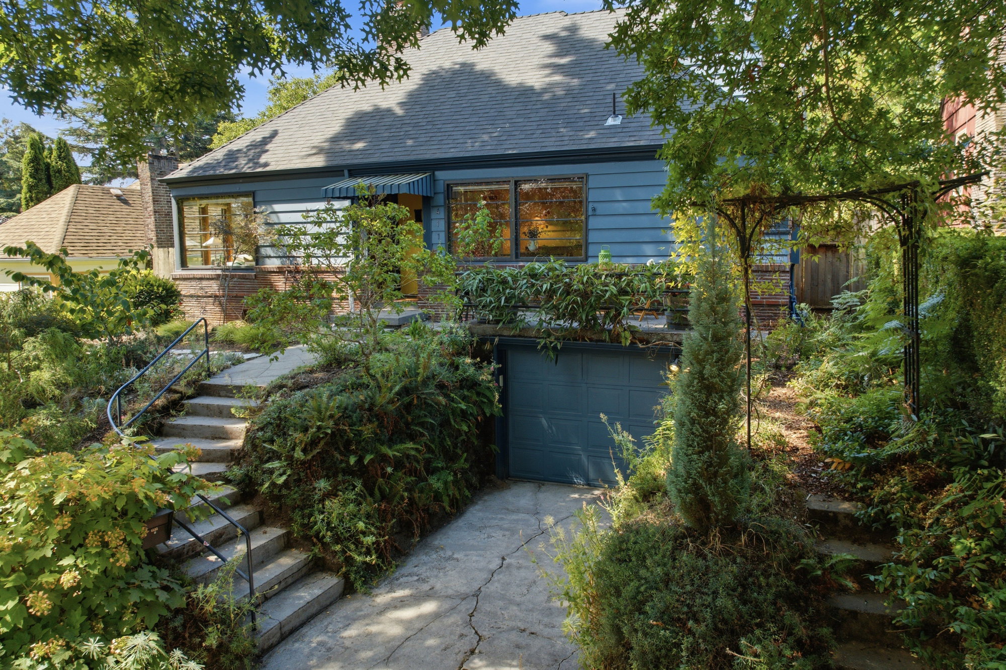 Property Watch: An Early Modern Home That Might Be a Birkemeier Property Watch: An Early Modern Home That Might Be a Birkemeier