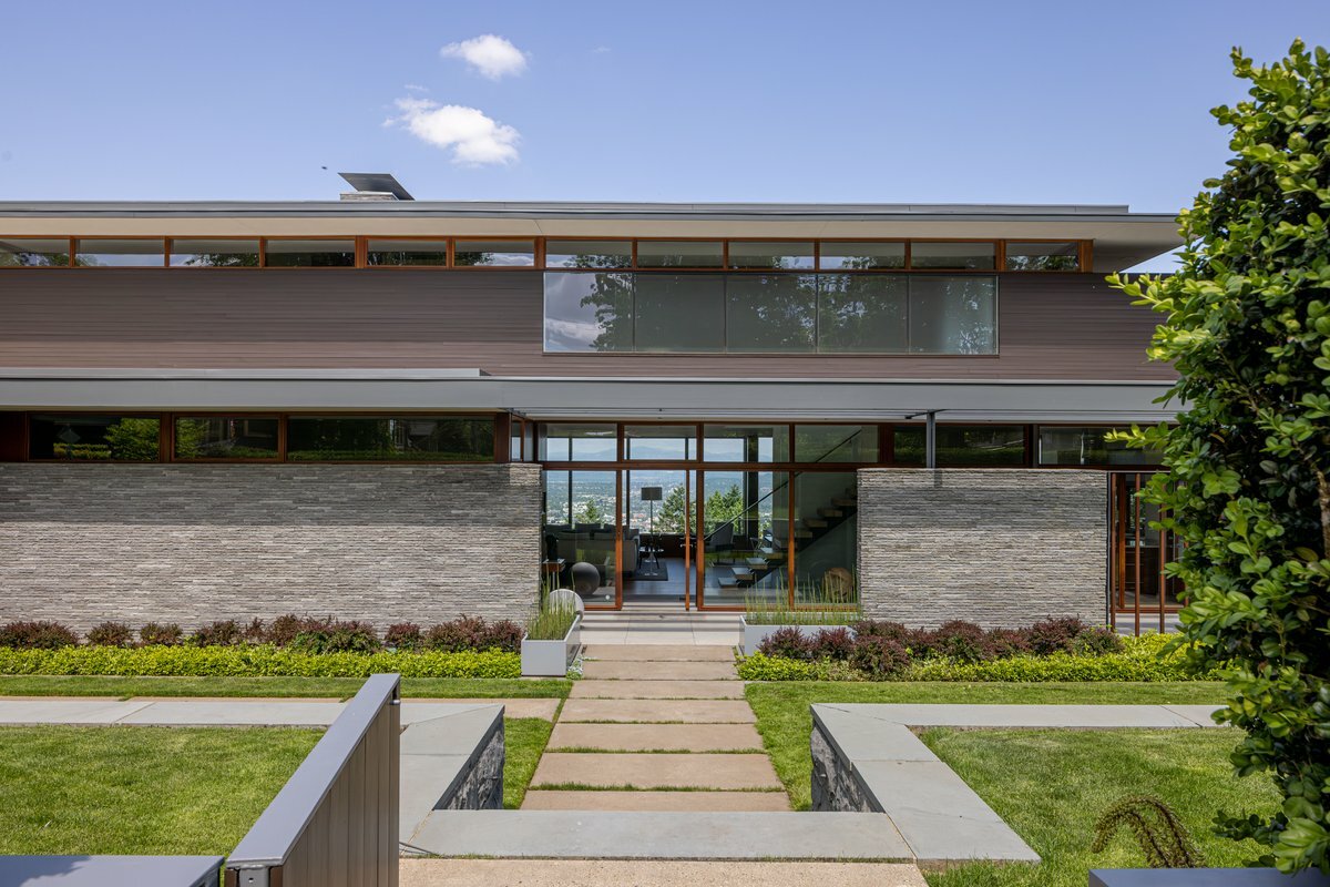 Property Watch: Apple Store Architects Take On a $5 Million Midcentury Modern Property Watch: Apple Store Architects Take On a $5 Million Midcentury Modern