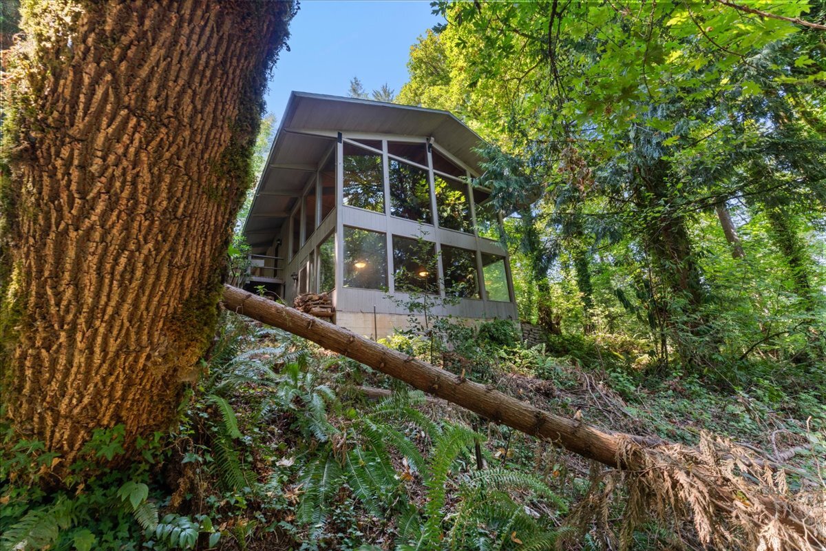 Property Watch: A Hidden Pietro Belluschi Home in Milwaukie Property Watch: A Hidden Pietro Belluschi Home in Milwaukie