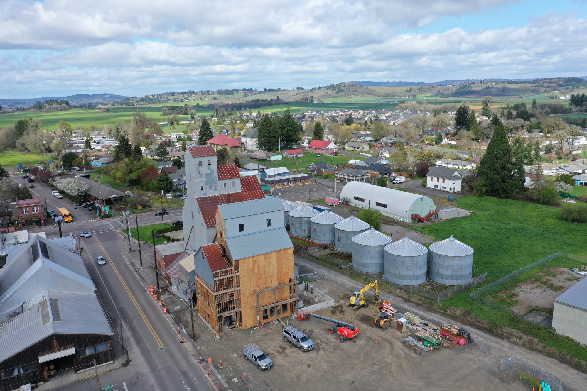 This Carlton Winery Is Turning a Century-Old Grain Elevator into a Pinot Noir Palace This Carlton Winery Is Turning a Century-Old Grain Elevator into a Pinot Noir Palace
