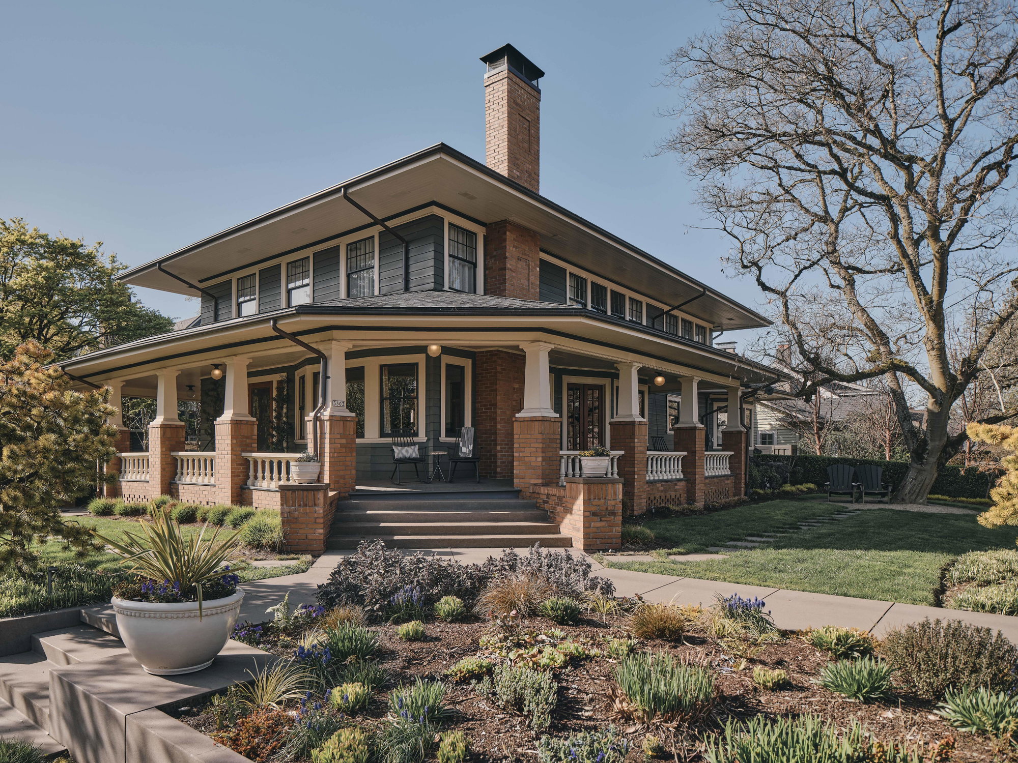 Property Watch: A Rare Prairie School–Style Home in Irvington Property Watch: A Rare Prairie School–Style Home in Irvington