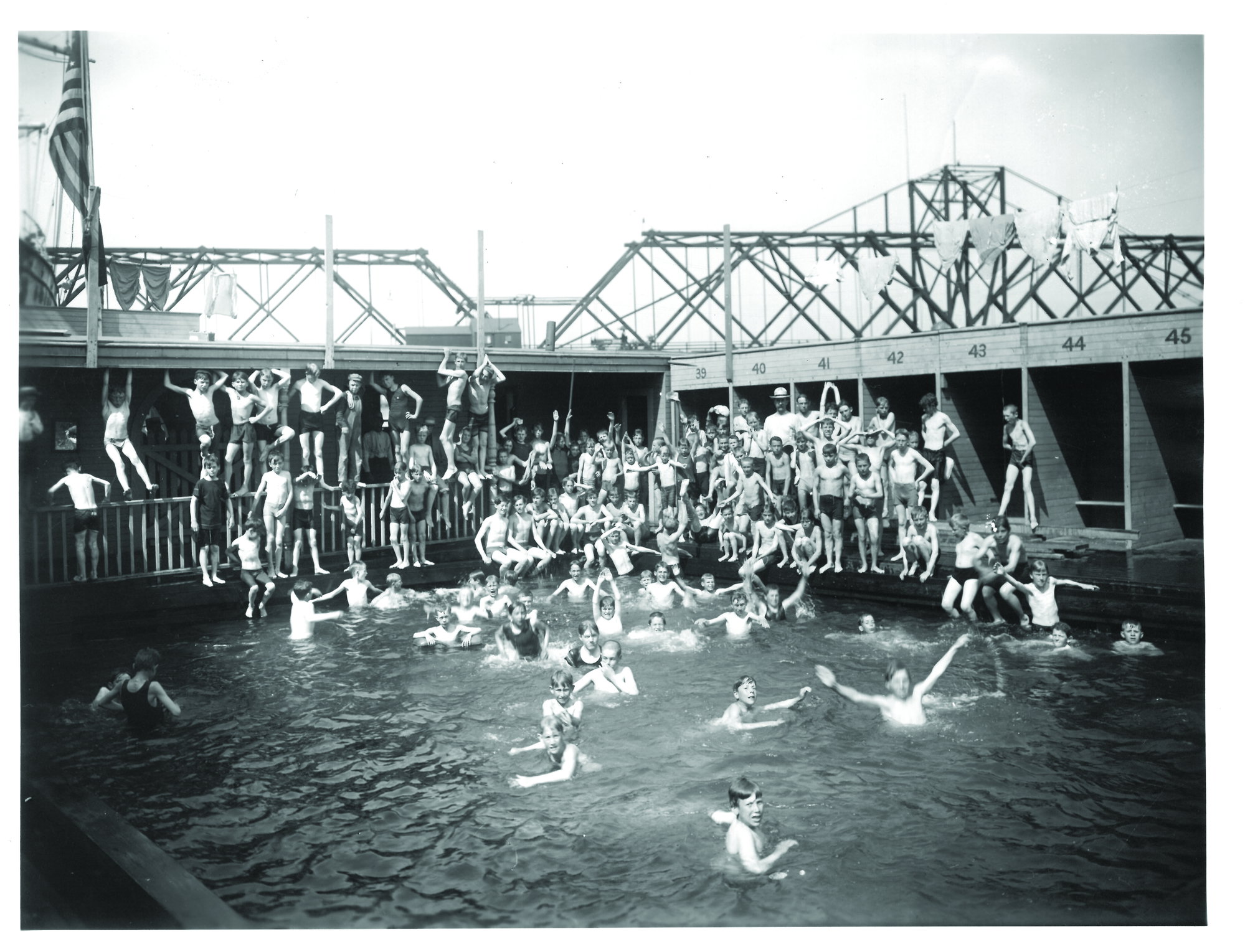 When a 1905 Heat Wave Sent Swarms of Naked Boys into the Willamette When a 1905 Heat Wave Sent Swarms of Naked Boys into the Willamette