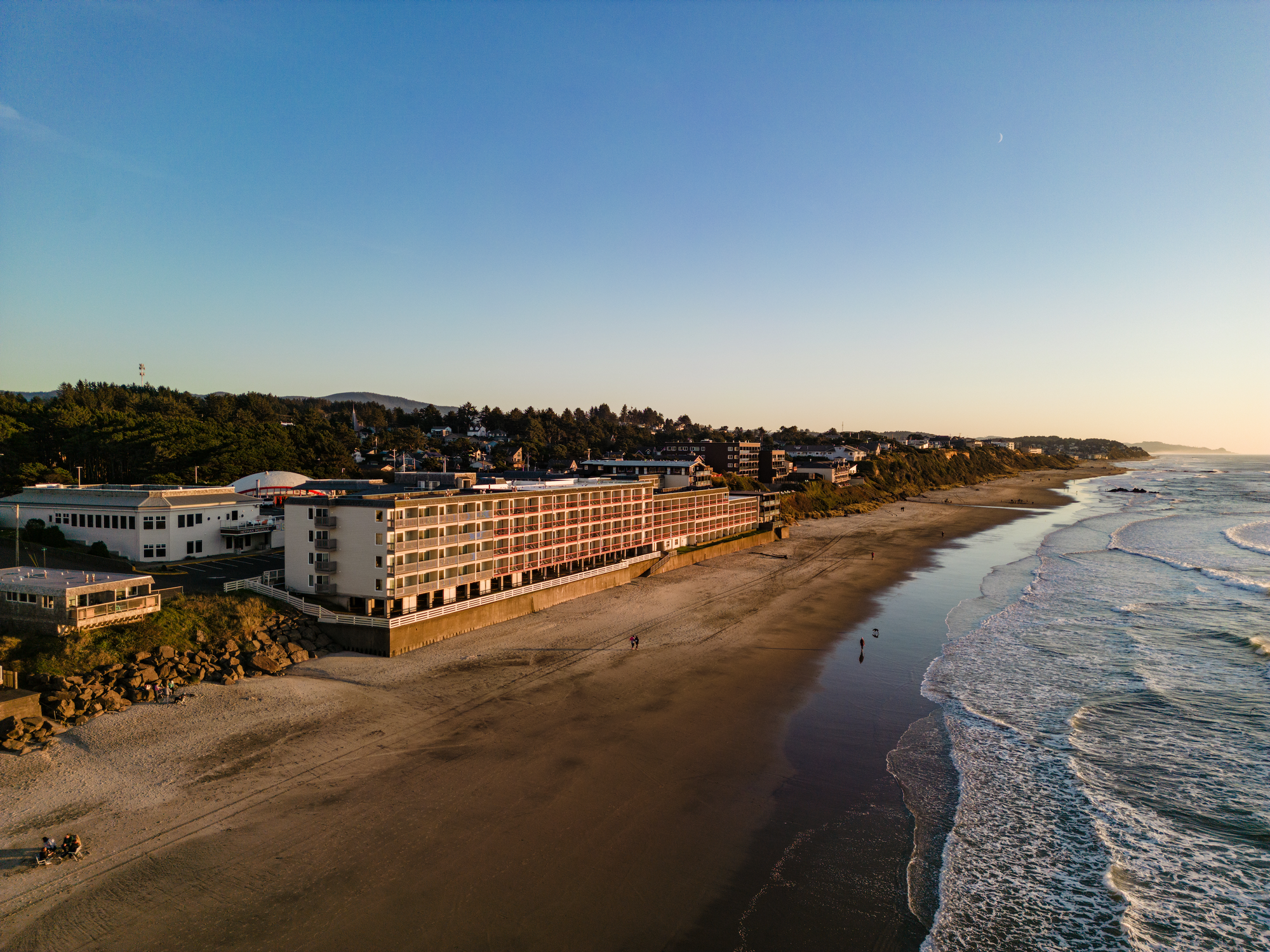 Looking for adventure or a cozy escape? Find both at Surftides Hotel in Lincoln City Looking for adventure or a cozy escape? Find both at Surftides Hotel in Lincoln City