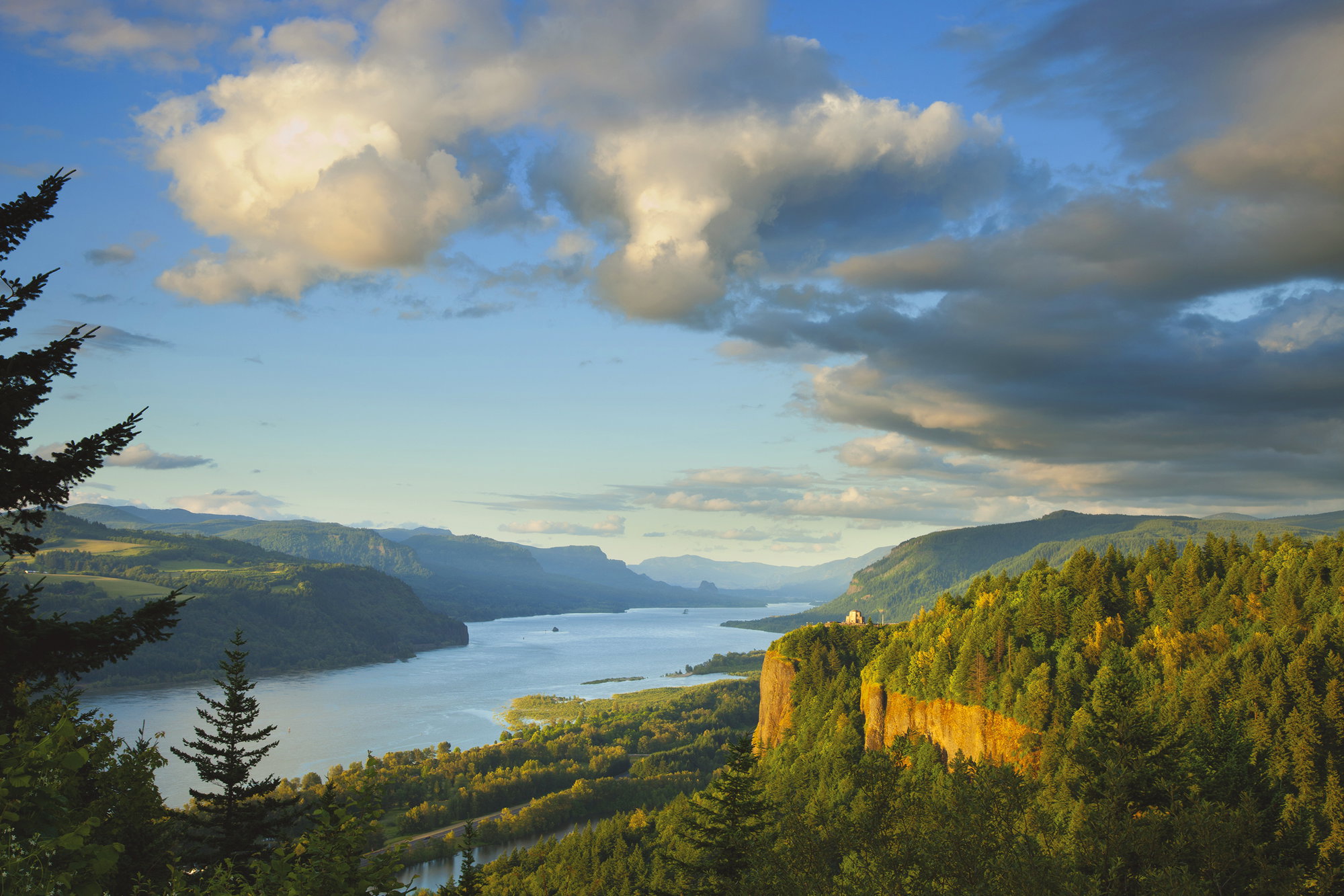 Where to Eat, Stay & Play Closest to Portland in the Columbia River Gorge Where to Eat, Stay & Play Closest to Portland in the Columbia River Gorge